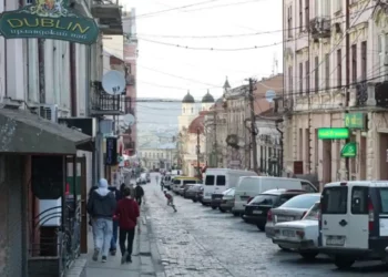 Заньковецкая ждёт до декабря.