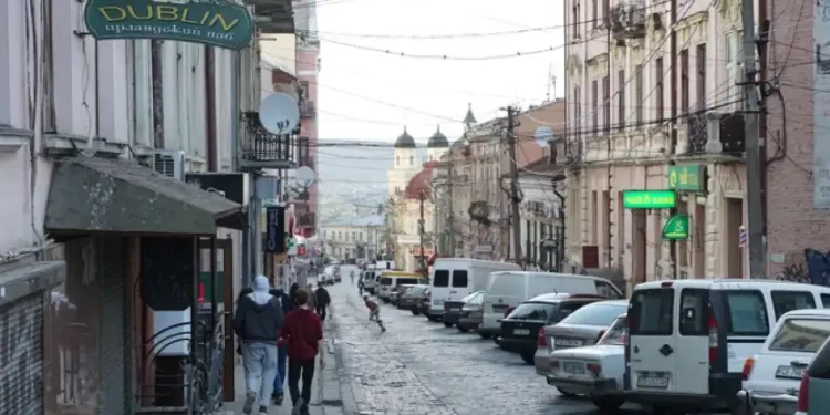 Заньковецкая ждёт до декабря.