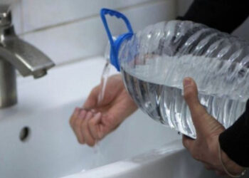 Десятки многоэтажек в Черновцах из-за аварии остались без воды. Продолжаются ремонтные работы.