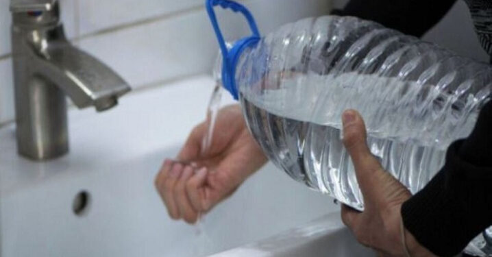 Десятки многоэтажек в Черновцах из-за аварии остались без воды. Продолжаются ремонтные работы.