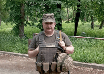 Генералу из Черновцов запретили въезд в Венгрию В ответ Украина запретила въезд трем венгерским военным.