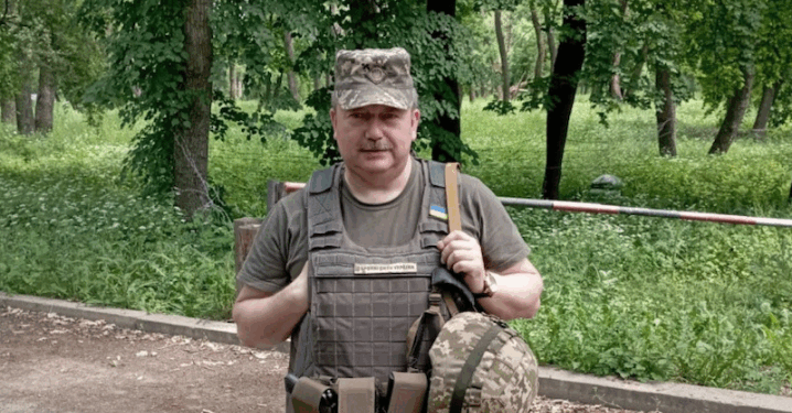 Генералу из Черновцов запретили въезд в Венгрию В ответ Украина запретила въезд трем венгерским военным.