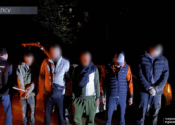 Автовоз нелегалов: задержали авто с “клиентами” у границы.