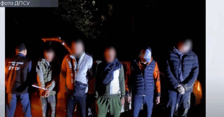 Автовоз нелегалов: задержали авто с “клиентами” у границы.