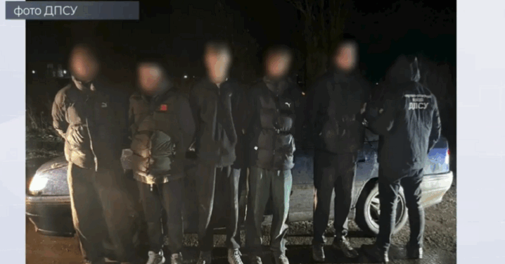 10 тысяч долларов за побег: на Буковине схватили четверых мужчин и их „проводника”